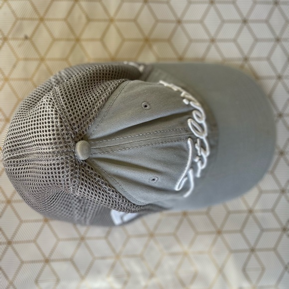 Titleist Sports Mesh hat. Never worn. - Picture 7 of 7